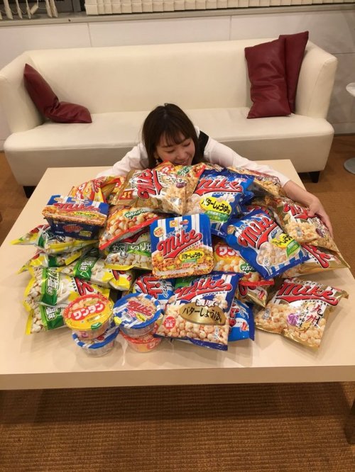 2018.09.25 Happy Birthday, Kinchan!  ⚓️ ٩( ᐛ )( ᐖ )۶  Your love for both food and video ga