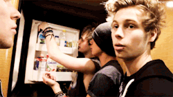 Ashtonbangme-Deactivated2015081:  5Sos - Bus Tour - 5Sos Takeover Ep. 1 