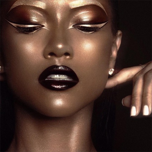 karruechefashionstyle: Gold 001; PatsGold001 looks by Marcelo Cantu.