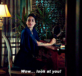 magnusedom:SHADOWHUNTERS: Clary and Izzy flirting complimenting each other.