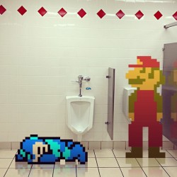 insanelygaming:  8-bit Characters in Real Life  HA!