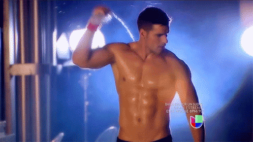 hotmal3celebrities:  Lenny de la Rosa