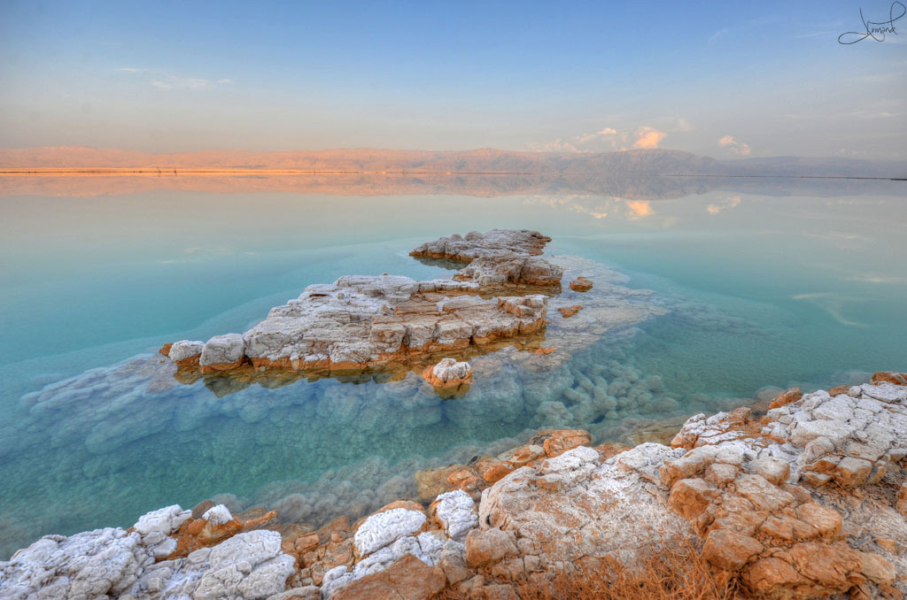 fromgrapevine:  9 of the world’s most extreme lakesCheck out the biggest, deepest