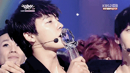 haehyukjaes:  donghae x sexy free & single era // requested by anon. 