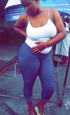 west-african-pussy:  sc: naayoungs