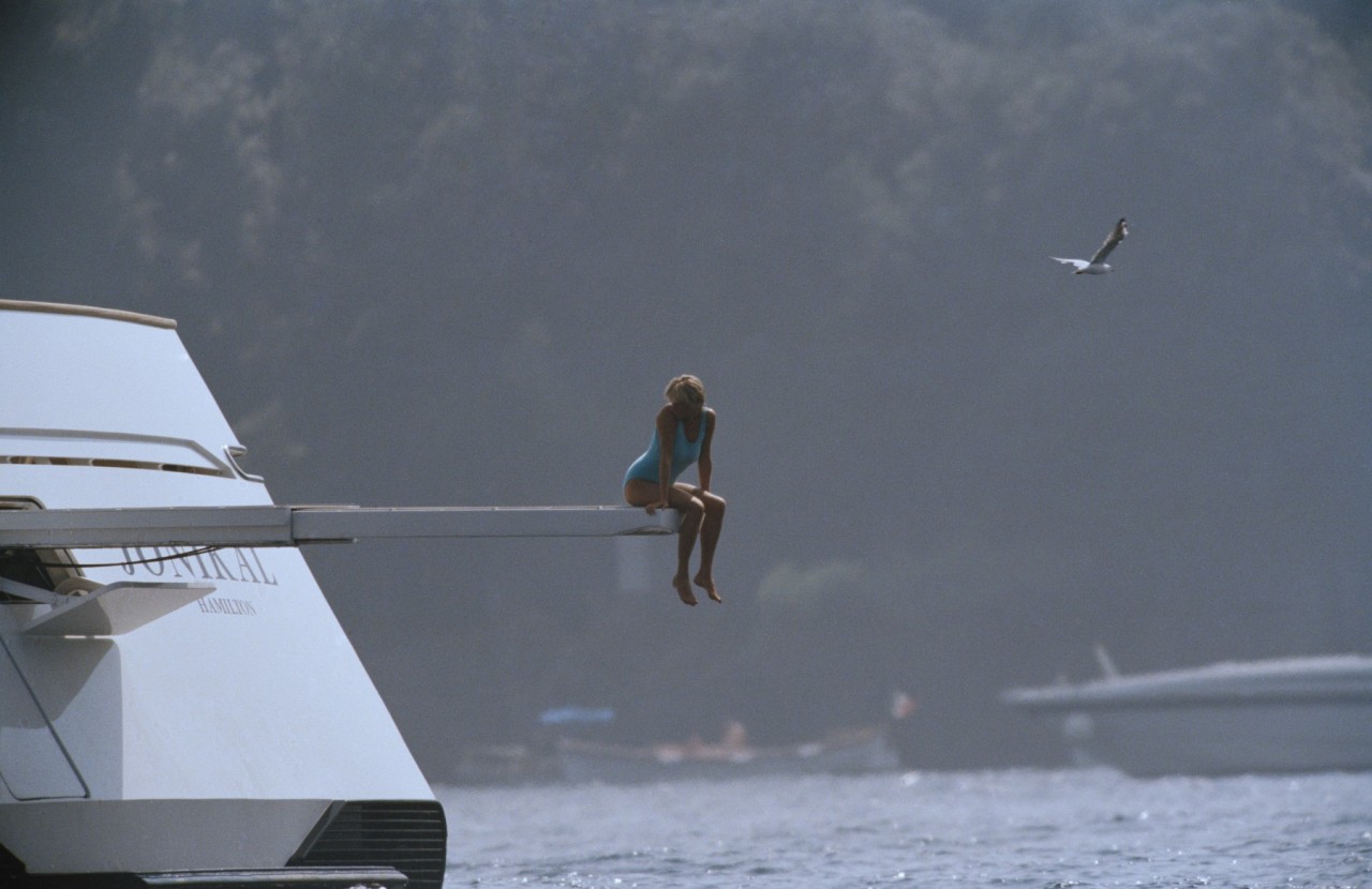 per-les:  fawnise:  dianaspot:  image of Princess Diana on a yacht in Portofino,