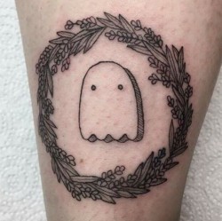 fuckyeahpoppunktattoos:  Done by @flowersandblack / Belongs to @f0x_cub on IG