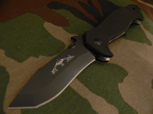 knifepics:  by Emerson