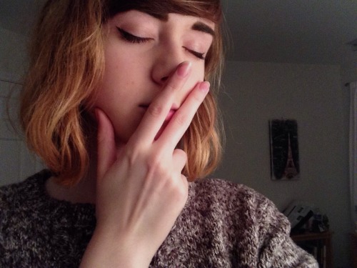 leafnoob:  spends 30 minutes on makeup for one selfie