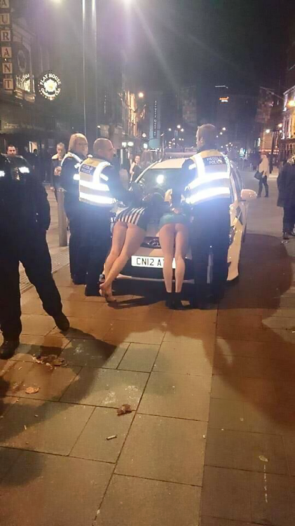 ukgirlsuncovered2: “Woop woop it’s da sound of the police” Two skanks got caught f