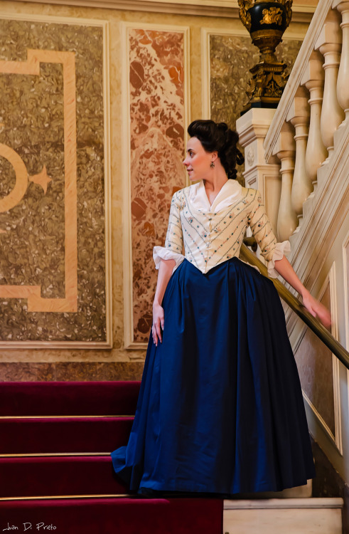 vestireltiempo:More favorite photos of the photo session in the anteroom and the dance room (Marques