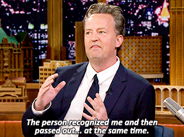 blakerbellamy:Matthew Perry Made a Fan Pass Out on the Subway