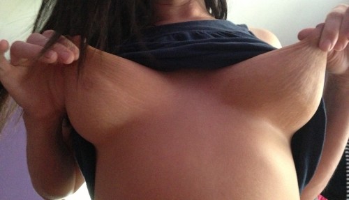 XXX danskebryster:  Just pulling my nipples….because photo