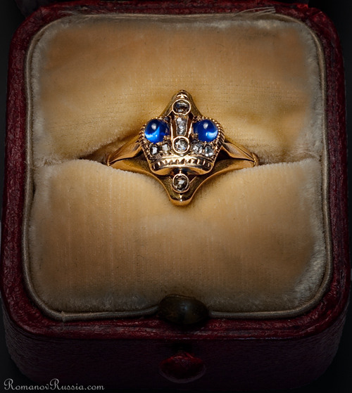 A VERY RARE Russian Imperial Presentation Gem-Set Gold Ring in its original red leather caseAn openw