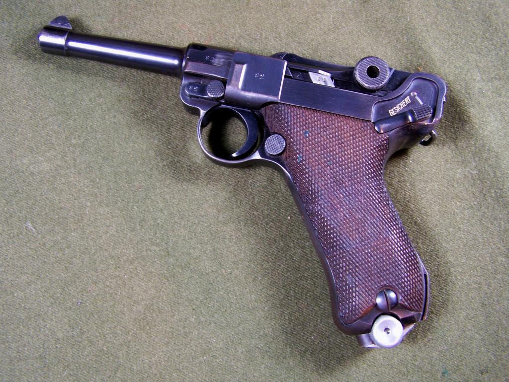scooteraz:  everlong81:  luger  Sexy