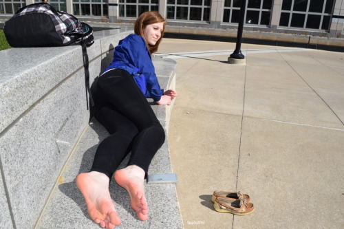 This is Jen! She was kind of enough to offer me some time to snap a few pictures of her feet. She ha