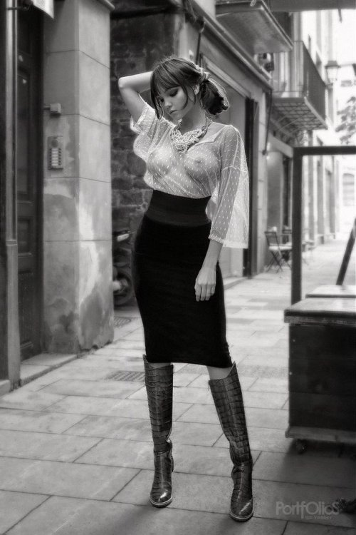 jaegerdog: Boots and boobs… bring a man to his knees …