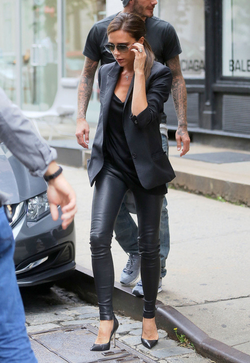 what-do-i-wear: Victoria Beckham (image: lamodellamafia)