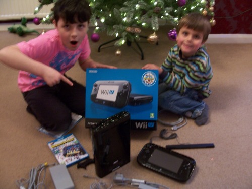 isquirtmilkfrommyeye:  The Nintendo systems have changed, but the excitement has remained the same through generations.  magic of childhood + nintendo