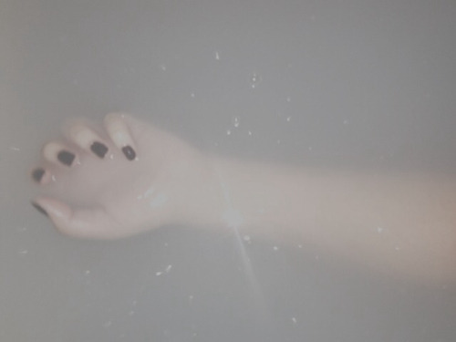 treasurehurt:  Untitled en We Heart It.