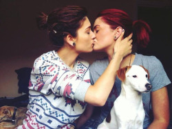 lipstick-lesbian:  ♀♡♀ 