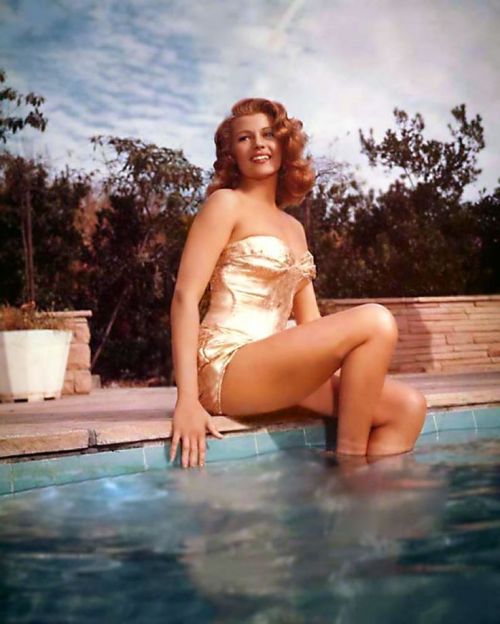 vintagesideoflife:Rita Hayworth