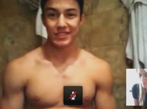 hotfamousmen:  Arthur Nory MarianoWatch the full video here: http://www.xvideos.com/video12135611/ginasta_arthur_nory_mariano