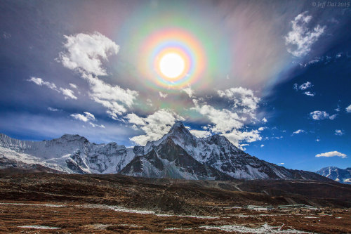 Jeff Dai aka JianFeng Dai (Chongqing Shi, China) - A Colorful Solar Corona over the Himalayas, 2015 