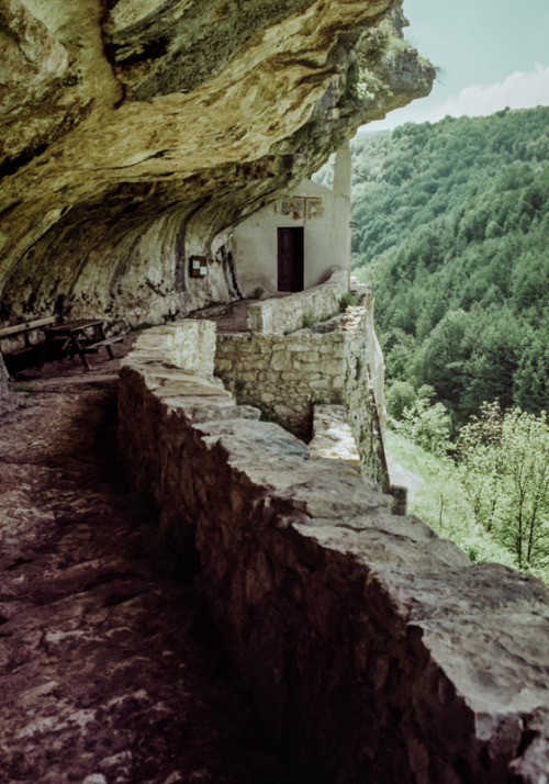 mostlyitaly:  Eremo di San Bartolomeo in Legio (Abruzzo, Italy) by Daniele Faieta 