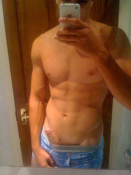 hot-cock-lovers:  ♂ GUY Cams - Free Cocks Live - View Them Here andFollow my Cock Blog Here  ♂