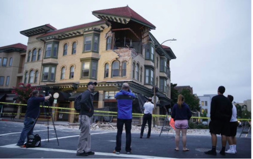 micdotcom: Dramatic photos capture the aftermath of the Bay Area’s biggest quake since 1989 Follow m