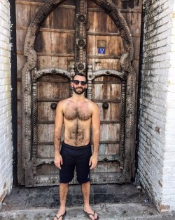 beardsboysbutts:  babyboitrevy:  ulikebodyhair:  colungafrank:   Stephen Harte         FAN  Very very yummy   |Beards|Boys|Butts|What more could you need?