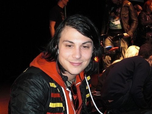 killjoyhistory:Frank IeroFrank Iero photographed on stage during My Chemical Romance’s appearance at