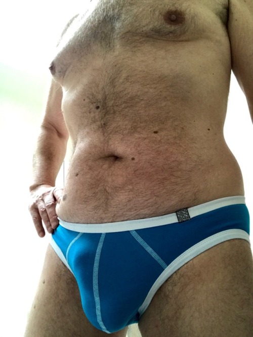 daddy-street-journal-2: ucguy54: Back to front in Billy briefs REAR/FRONT VIEWS