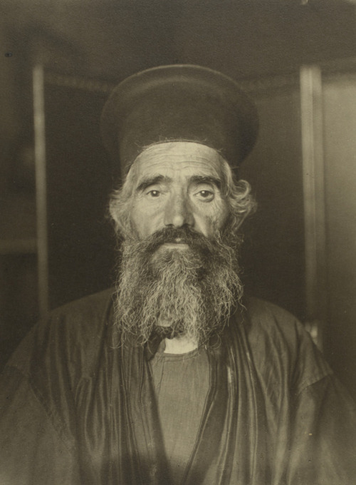 EllisIsland Immigrantsca. 1905–14Photographer: Augustus F. Sherman(American; 1865–1925)