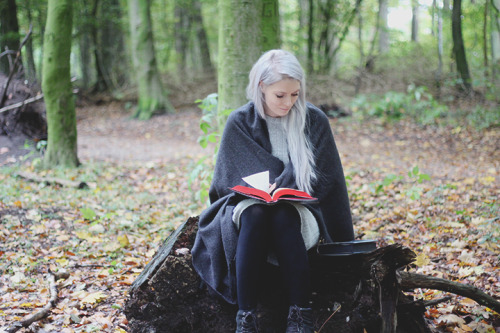 I still read in the forest. Stubbornly wrapping myself up in blankets in order to enjoy the golden c