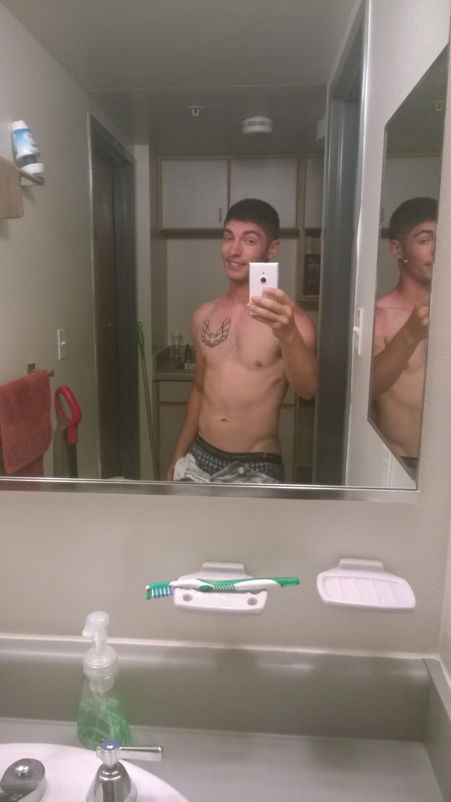 str8guysgonewild:  Air Force cutie:) he showed ass today….