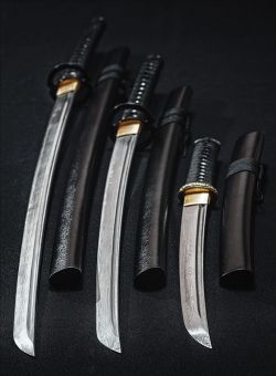 weaponslover:    katana (long sword–shorter than daisho), wakizashi (short sword), tanto (dagger)  