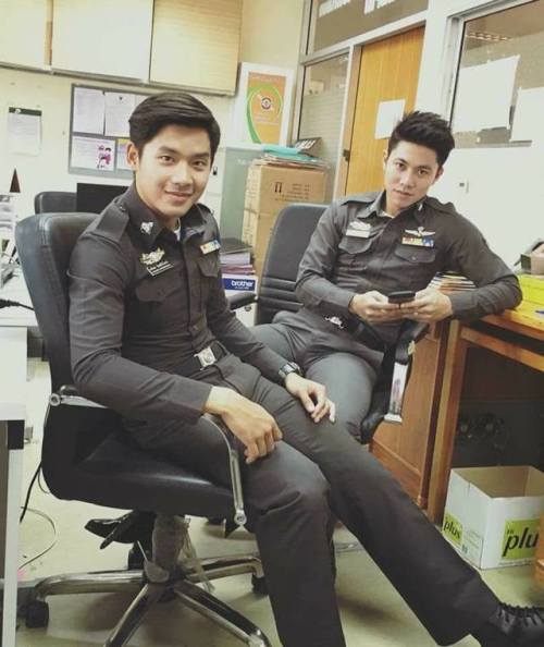 jasperbud: Charming Thai men in uniform! Army or Airforce?