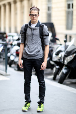 damplaundry:Brodie Scott at PFW S/S 2015 (via)