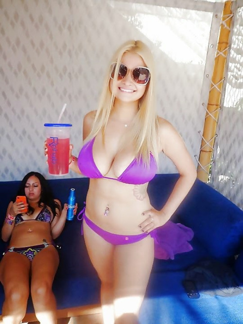 iliketheseboobs:  Check out all my blogs!  I Like These BoobsI Like These AssesI