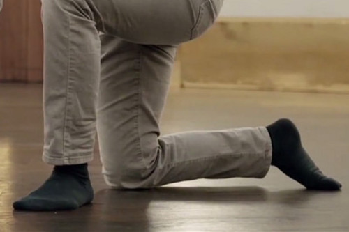 malesoxlover:  love these black dress socks, i think they are stinky and i like to sniff them 