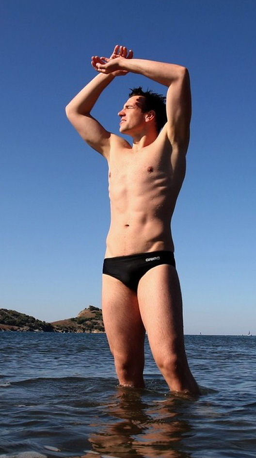 speedobuttandtaint:  greenspeedos:  3 very different types of shots here..I would