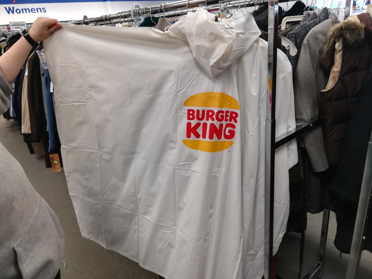 randomitemdrop: shiftythrifting: what I could only fathom as a burger king poncho,