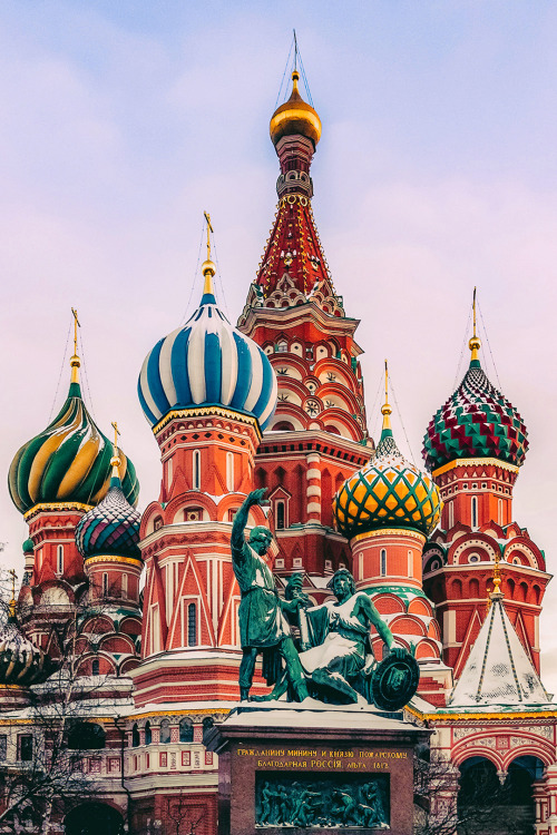 2seeitall:The Domes of Saint Basil’s Cathedral, Moscow    Moscow | Russia   © Veroni