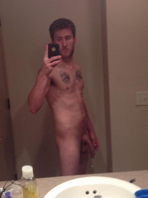 thy-kingdom-cum:  spacemouse420:  meowbombs LBGW - Love thin guys with long cocks.  Men…cocks…and everything nice!