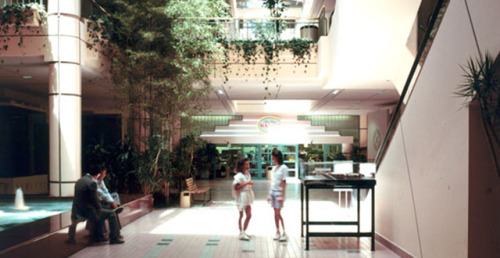 Koreatown Plaza ~ Los Angeles, CA Architects: Gruen Associates Designed:1986 Amid the clutter of sma