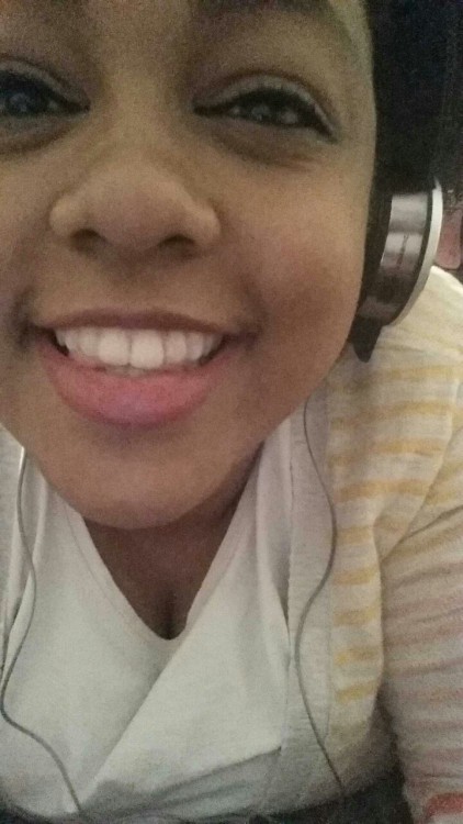 ohyoumeanthisbomb-poussey:  I’m cute as fuck