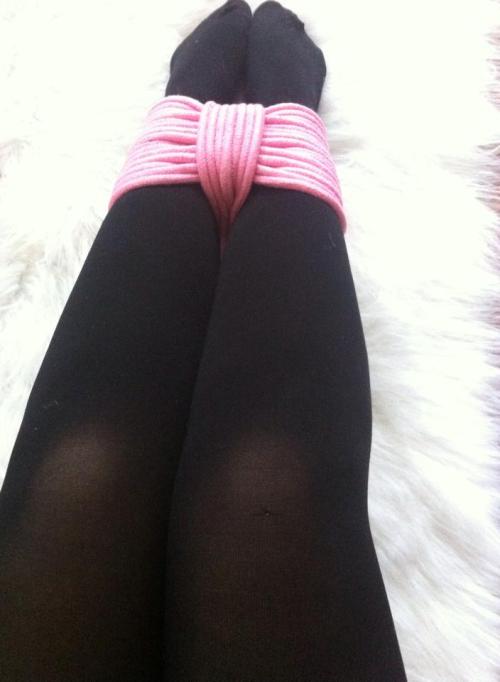 thattroikidd:  collared—kitten:  Equipment: thattroikidd & mollishka Photo taken by: runaway-theatre Ropework: thattroikidd  