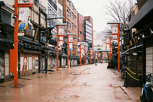 fuckyeahjapanandkorea:  Asakusa, Tokyo by Seiman C 